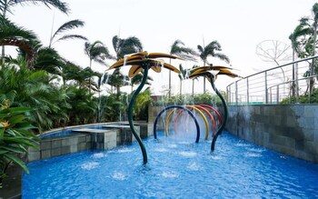 Industrial Modern Touch Studio At West Vista Apartment,,3 star