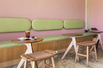unknown coffee inn