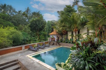 hanaka riverside ubud