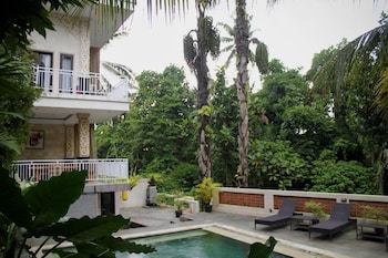 hanaka riverside ubud