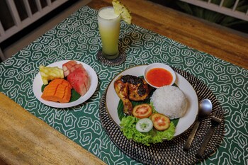 hanaka riverside ubud