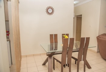 Regimanuel Estates,,3 star