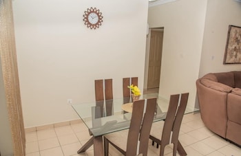Regimanuel Estates,,3 star
