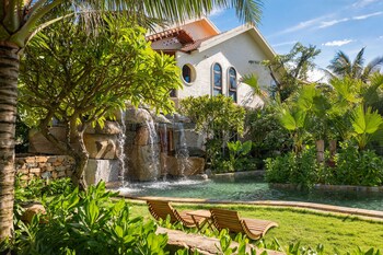 sun village beach resort