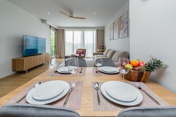seaside 1br 200 m to bangtao beach