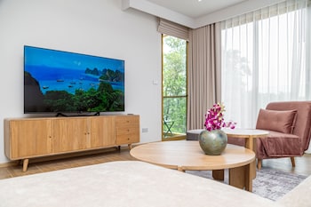 seaside 1br 200 m to bangtao beach