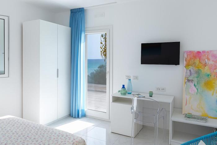 hotiday rooms torre lapillo