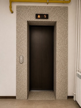 Metropole Apartments Signature Suite,,4 star