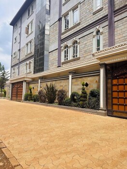 lux suites vob airbnb eldoret