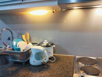 Naia Mnl Airport-Newport Accommodations,,2 star