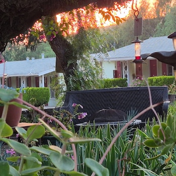 Sierra Pelona Motel,,2 star