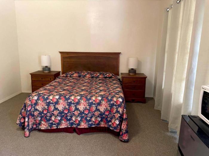 sierra pelona motel