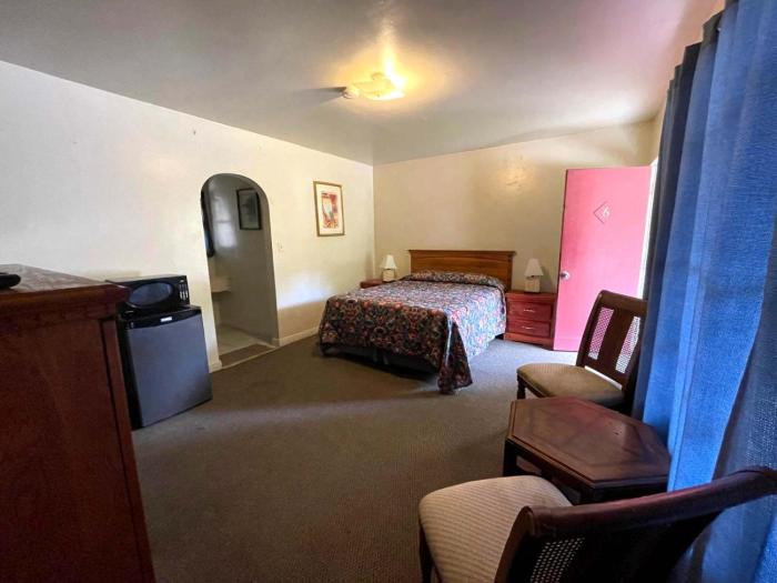 sierra pelona motel