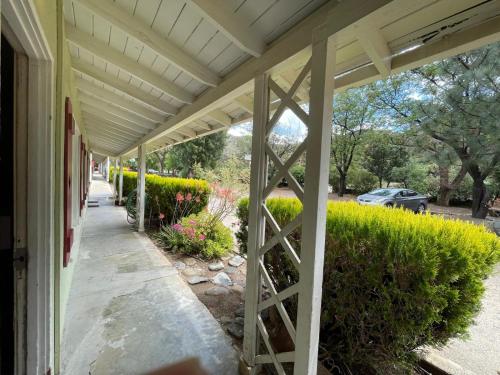 sierra pelona motel