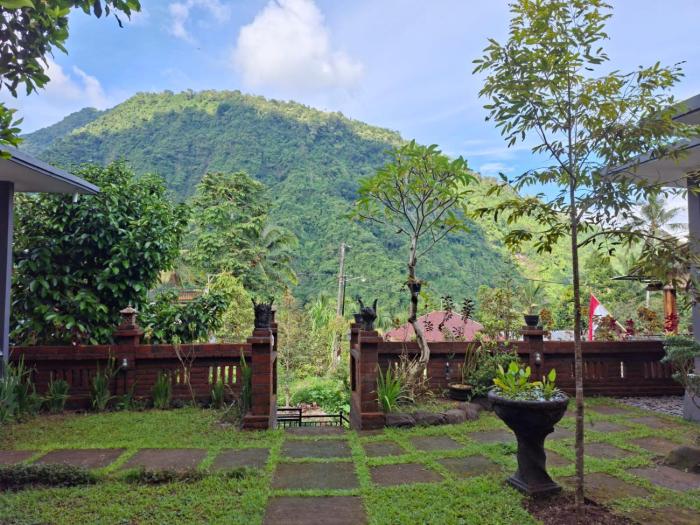sekumpul guest house