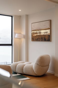 the alpine lakeview luxe retreat