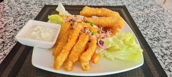 sunandroots lodge restaurant and bar