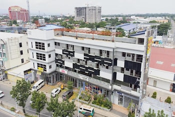 Madison Suites Mactan Cebu,,3 star