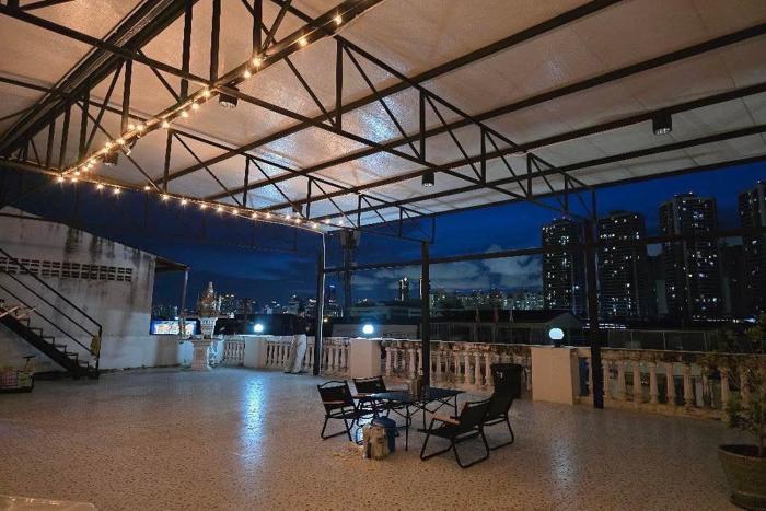 sukhum huai khwang guest house