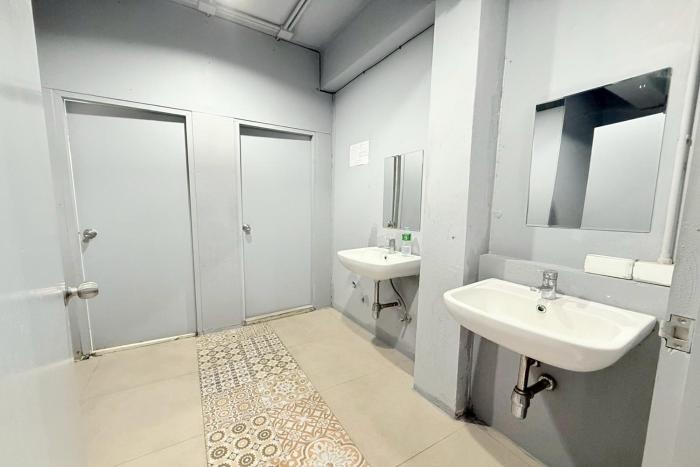 sukhum huai khwang guest house