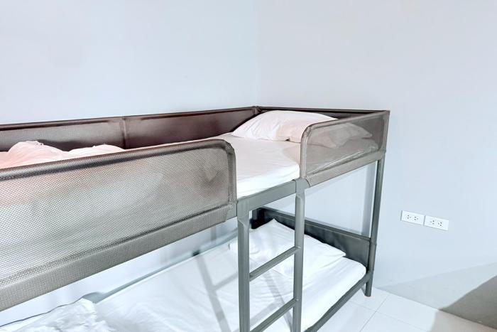 sukhum huai khwang guest house