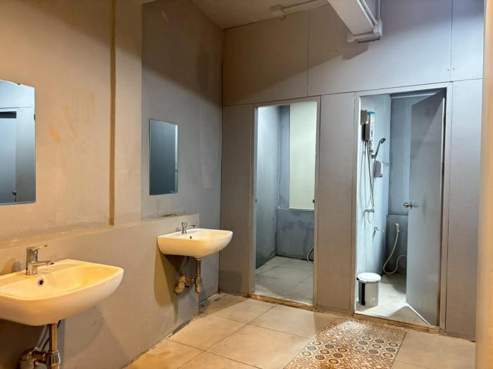 sukhum huai khwang guest house