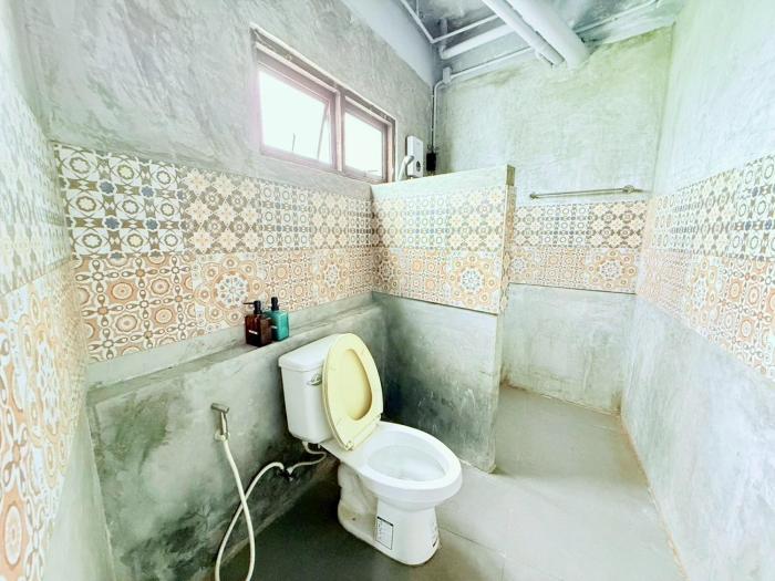 sukhum huai khwang guest house