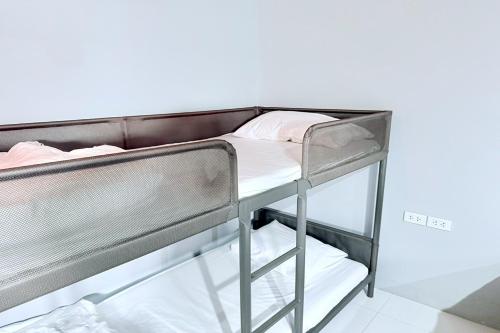 sukhum huai khwang guest house