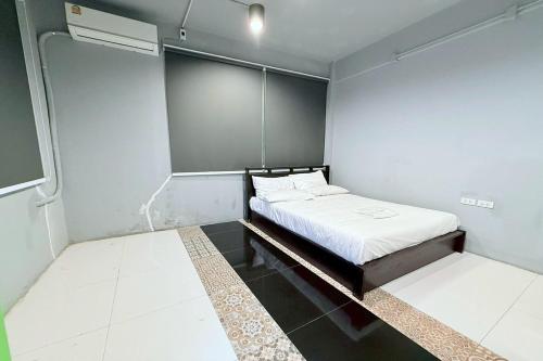 sukhum huai khwang guest house