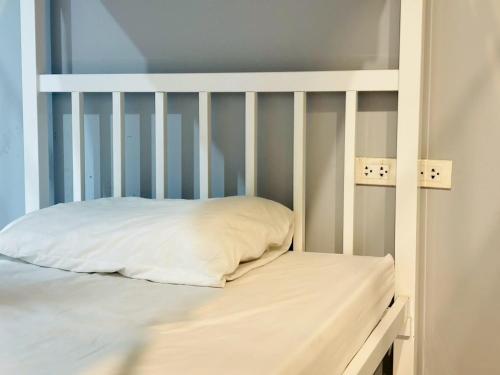 sukhum huai khwang guest house