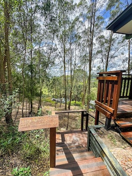 Paterson Skywalk & Bush Bedroom,,4 star