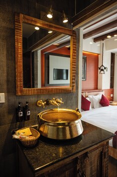evara boutique hotel