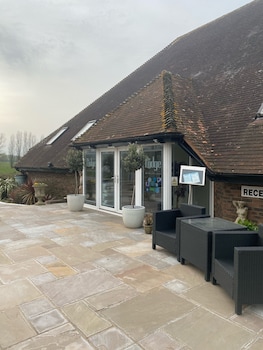 The Lodge,,2 star