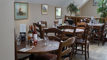 The Lodge,,2 star
