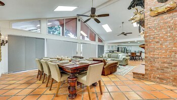 Rancho El Charco,,2 star