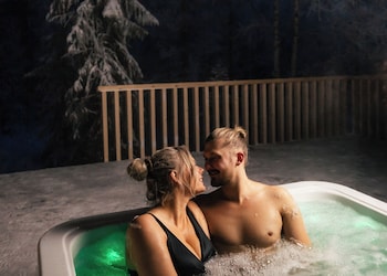 lapland glow chalets