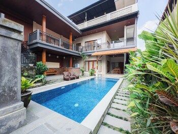 Puri Pudak Pondong Sari Villa,,4 star