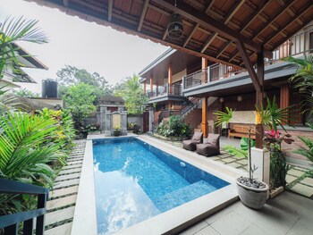 puri pudak pondong sari villa