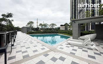 met1 residences mont kiara by airhost