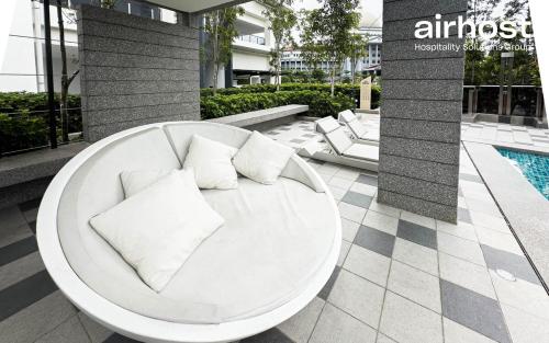 met1 residences mont kiara by airhost