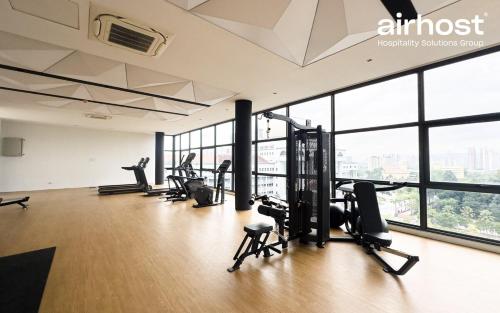 met1 residences mont kiara by airhost