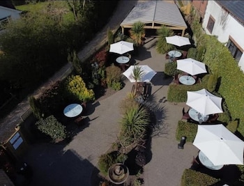 greyhound inn freehouse