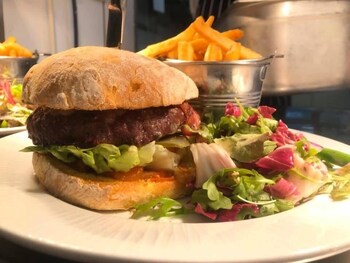 greyhound inn freehouse