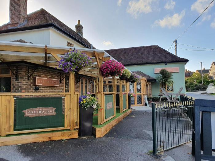 greyhound inn freehouse