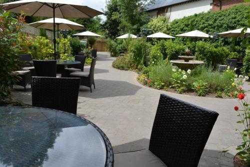 greyhound inn freehouse
