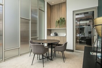 serviced apartment collection rosebank