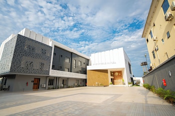 greyfield hotel and apartments