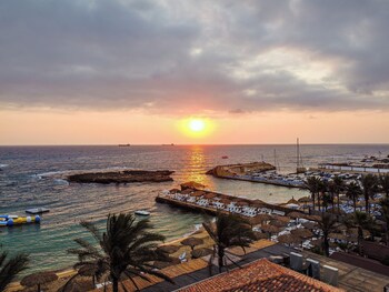 wave 515 getaway chalet at sawary resort batroun