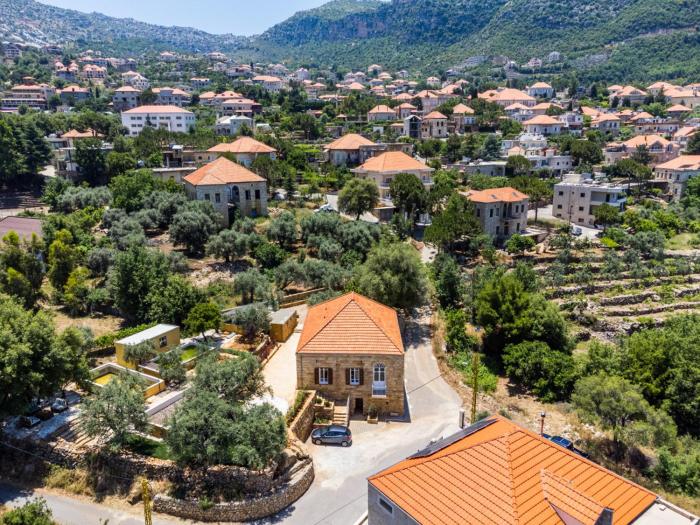 lauberge de douma full house in batroun