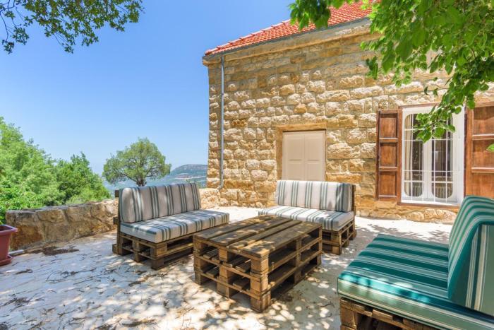 lauberge de douma full house in batroun